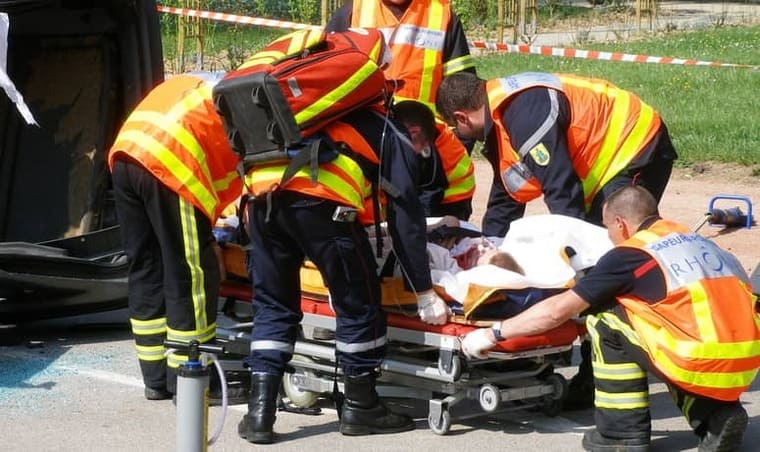 photographie d'infirmiers pompiers volontaires en intervention